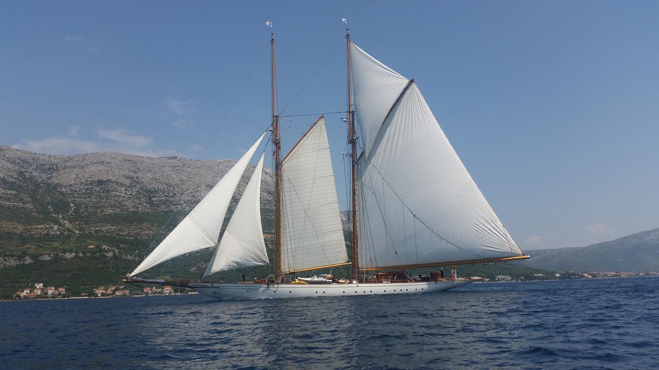 Villa Jade Apartments Front Row Sea View - Walk To Korcula Old Town Medvinjak 外观 照片