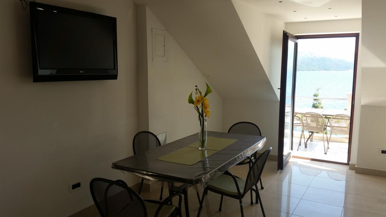 Villa Jade Apartments Front Row Sea View - Walk To Korcula Old Town Medvinjak 外观 照片