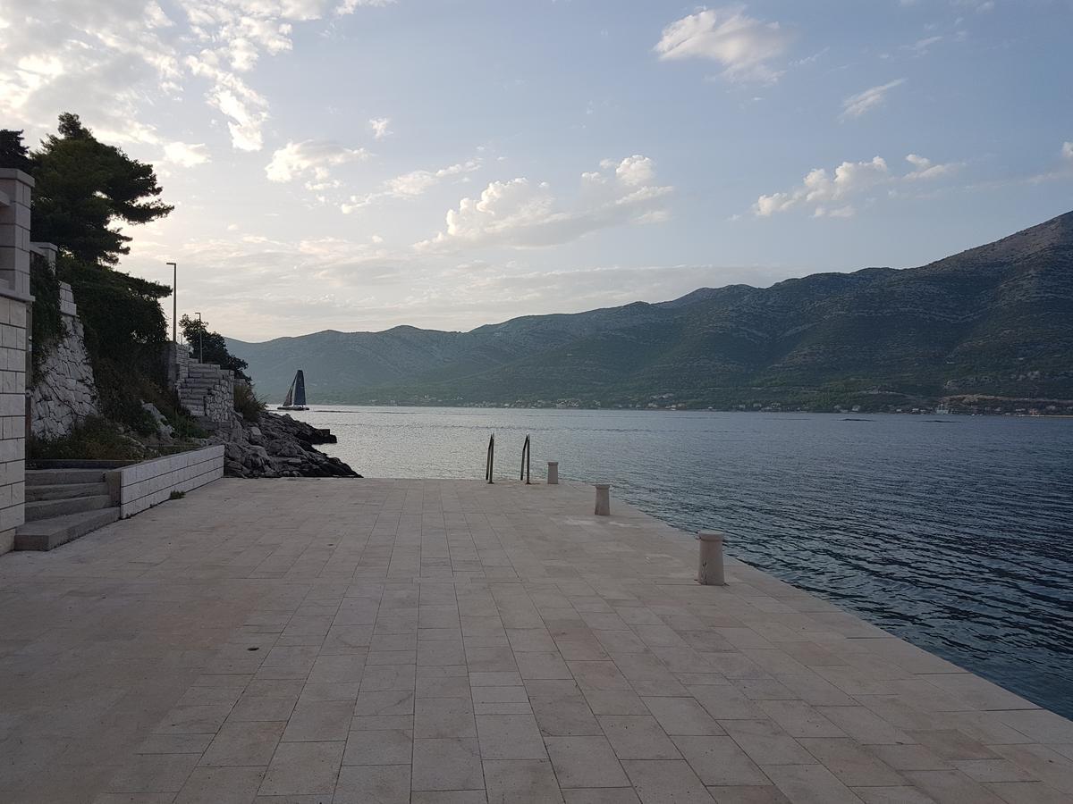 Villa Jade Apartments Front Row Sea View - Walk To Korcula Old Town Medvinjak 外观 照片
