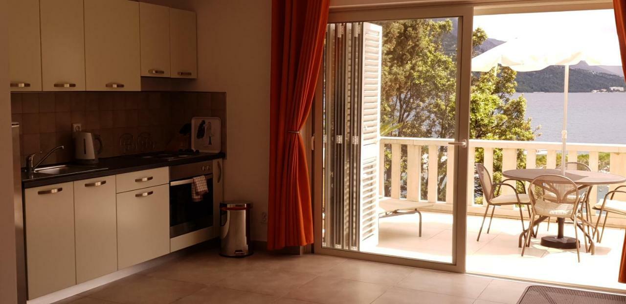 Villa Jade Apartments Front Row Sea View - Walk To Korcula Old Town Medvinjak 外观 照片